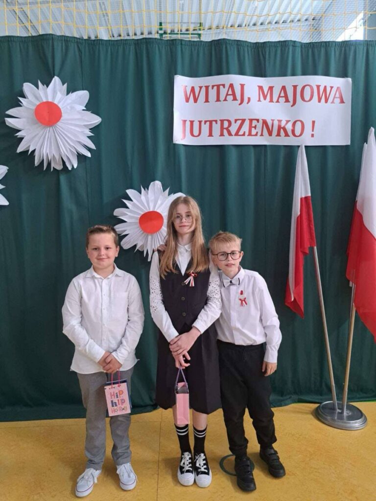 SUKCESY NASZYCH UCZNIÓW W GMINNYM KONKURSIE PIOSENKI PATRIOTYCZNEJ!
