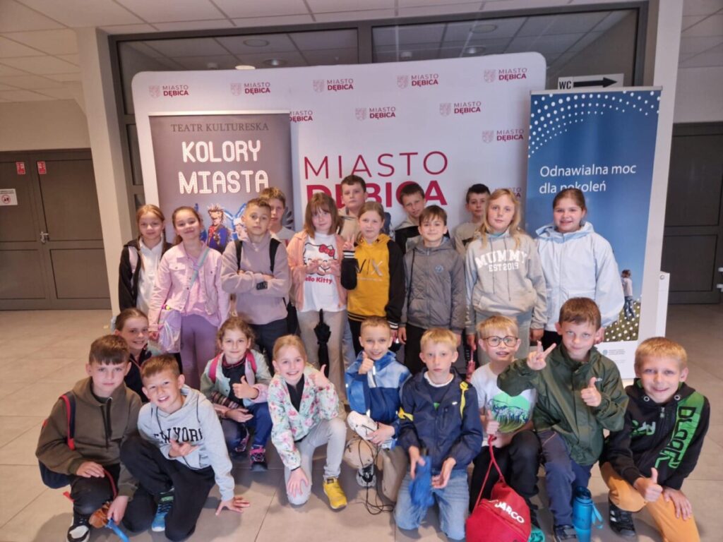 ZANIECZYSZCZONY ŚWIAT KONTRA ZIELONA NADZIEJA – RELACJA Z WYJŚCIA NA SPEKTAKL EKOLOGICZNY