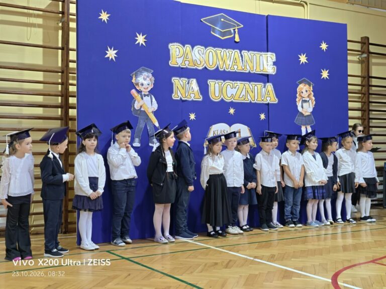 PASOWANIE NA UCZNIA – WYJĄTKOWY DZIEŃ PIERWSZOKLASISTÓW